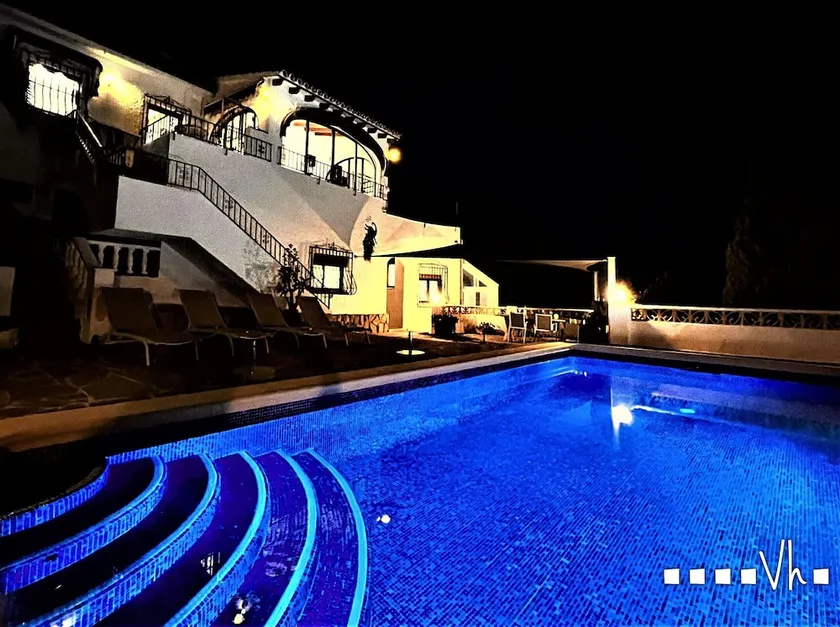 VILLA CHRIS à Moraira – 4 chambres, piscine privée, vue panoramique sur la mer et le port de plaisance, climatisation et Wi-Fi - Image 1