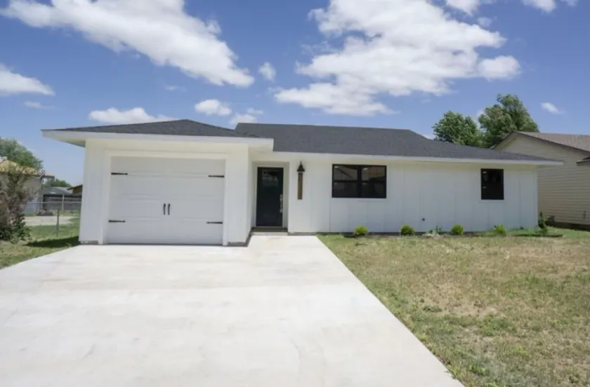 Meadowview House - Image 1