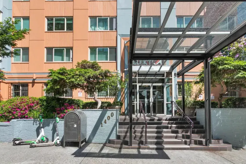 Private Penthouse w/ Views in the Heart of Seattle - Image 1