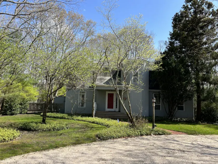 Sagaponack home with fenced-in Pool.  Ideal for young kids. - Image 1