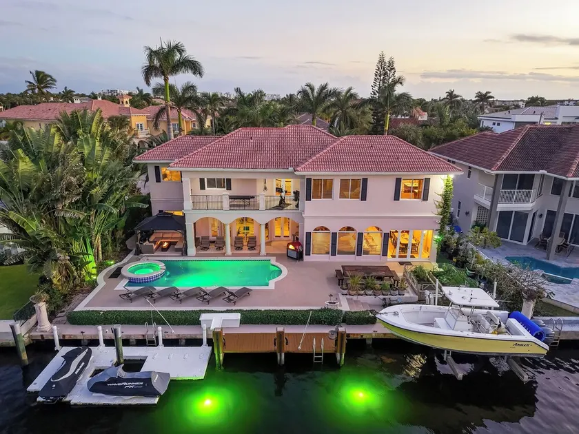Erstaunlich Waterfront Views & Lifestyle trifft italienischen Villa !! - Image 1