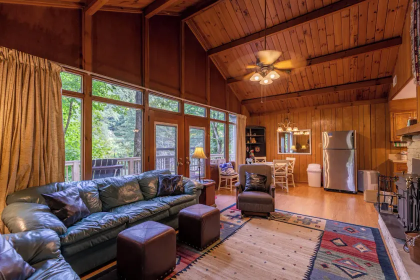 Rivers Edge in Todd Home With hot Tub- Enjoy the River From Your Front Porch Rocker - Image 1