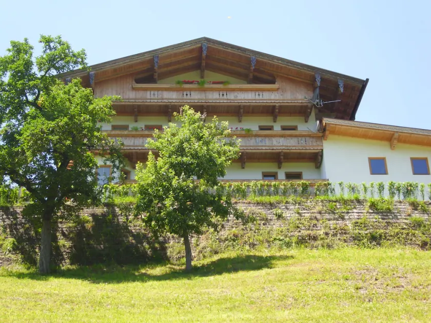 Appartamento in stile tirolese-Landhaus con giardino privato - Image 1