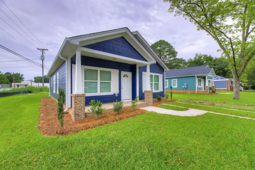 Cayce Sister Houses Sleeps 14 - Image 1