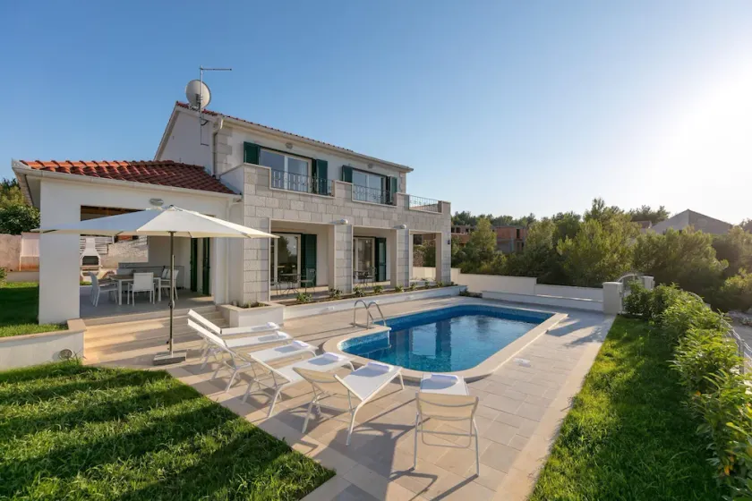 Villa auf Brac mit Strandnähe und Pool - Image 1