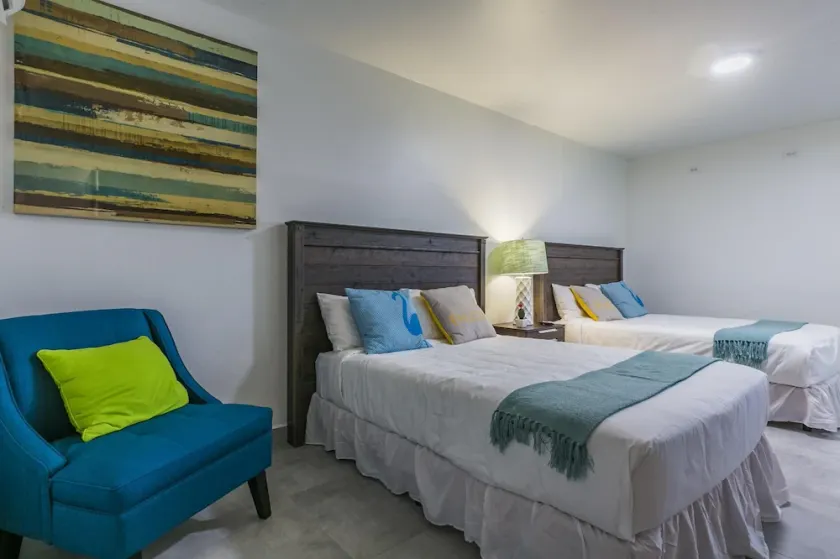 Modern Double Apt - 5mins to Beaches w/ Pool View - Image 1