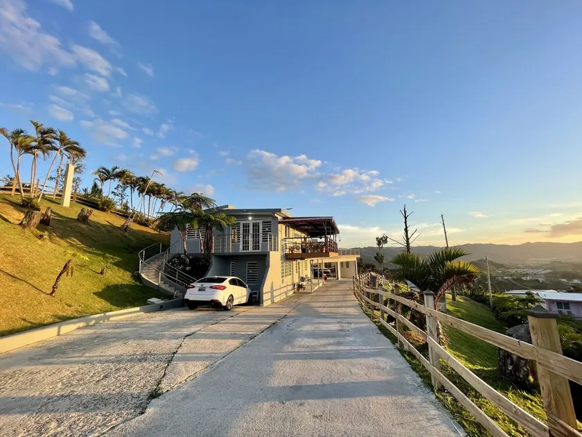Family Home with Mountain Views in Cayey, Puerto Rico w/ Solar Panel - Image 1