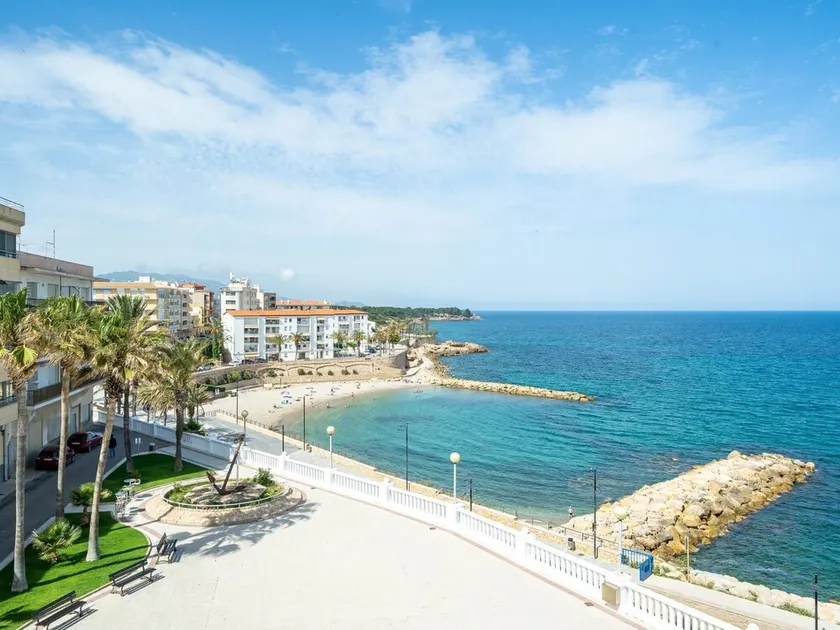 Au coeur du village avec vue mer et à 100m plage - Image 1