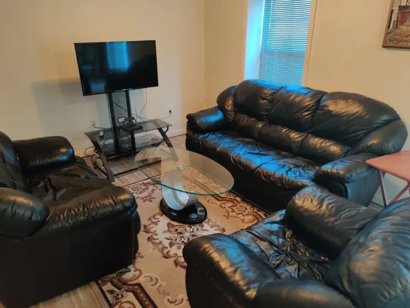 A spacious furnished 1bdr basement apartment. - Image 1