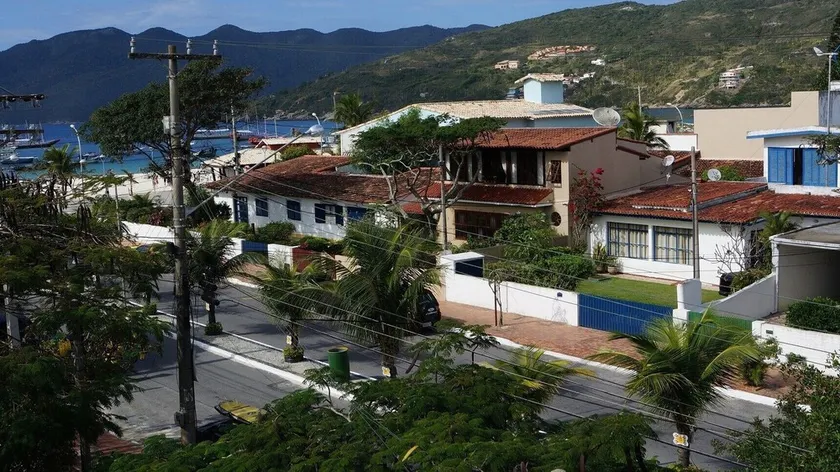 House with 6 bedrooms, 4 of them have bathrooms at - Image 1