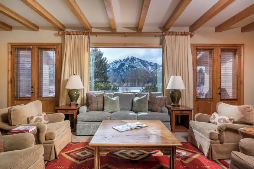 Historique Harriman Cottage situé sur le lac Sun Valley avec une vue imprenable sur Bald Mountain - Image 1