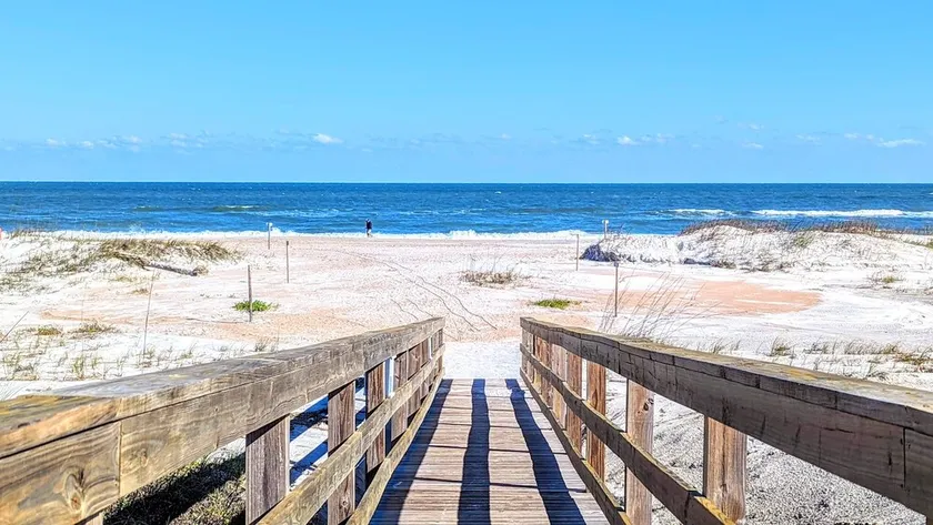 Cool Waves Oceanfront Retreat - St Augustine Beach 2 Pools 5 Hot Tubs! On the Beach - Image 1