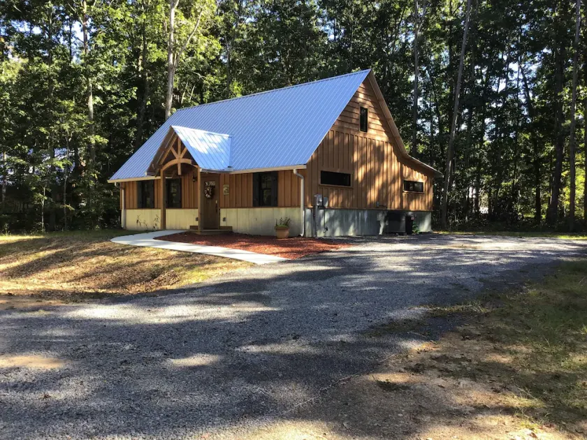 Dream Cabin with Hot Tub on Lookout Mountain - Image 1
