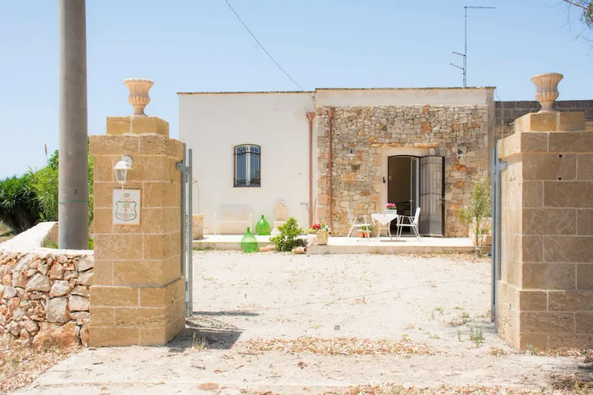 Casale Conte Dell'Anna - Image 1