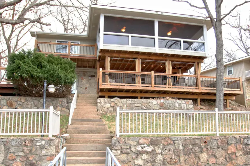 Peaceful home with amazing outdoor spaces inside a cove!  Sleeps 12, 3 King beds - Image 1