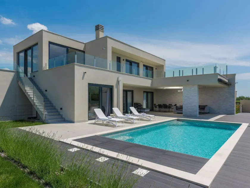 Apartment in Croatia Near the Coast - Image 1