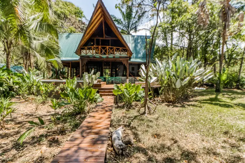 Breathtaking beachfront house w/ private pool, lanai, balcony & beach access - Image 1