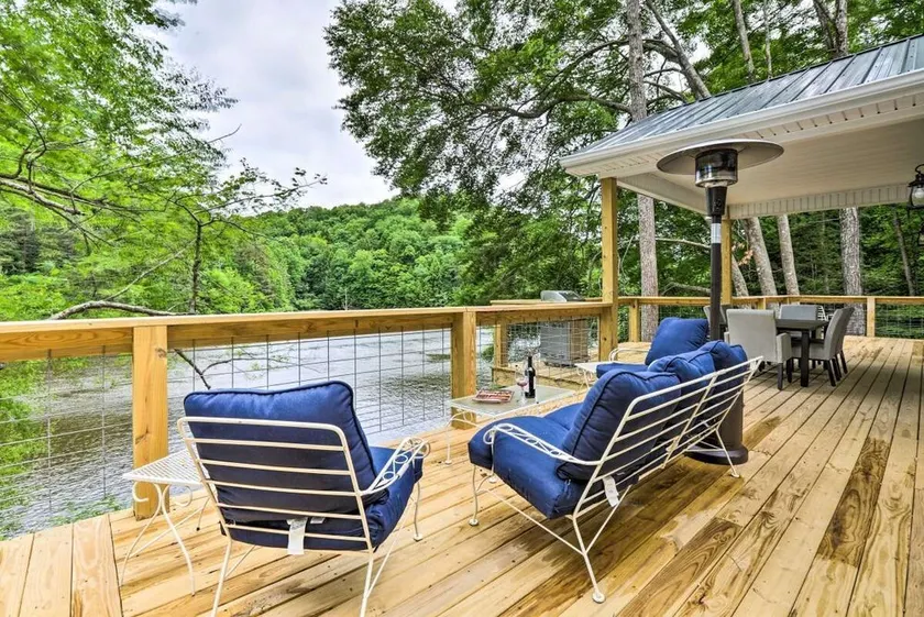Lakefront Treehouse w/ Dock · 2 King Suites · Sleeps 12 · Voted Best of Kentucky - Image 1