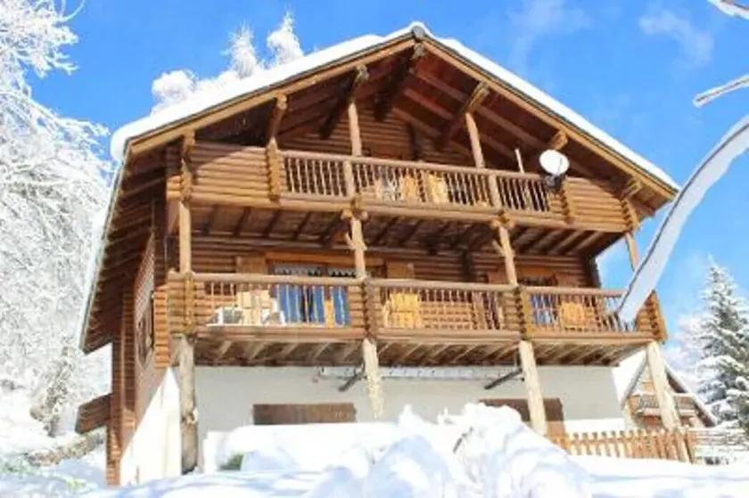 GROßES FINNISCHES CHALET, 10 PERSONEN, 7 MIN. WEG VON DEN PISTEN, RUHIG UND KOMFORT - Image 1