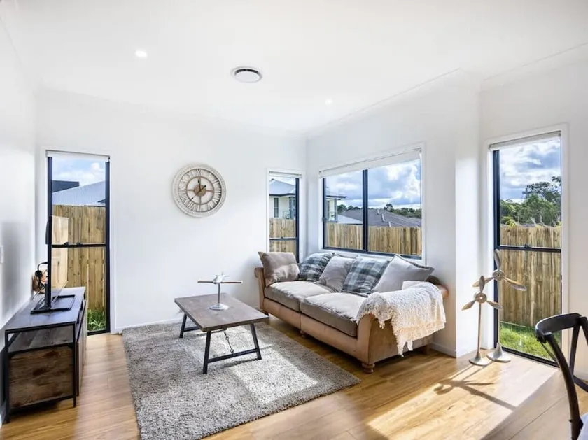 Cute 4BR Family Home in Calamvale - Image 1