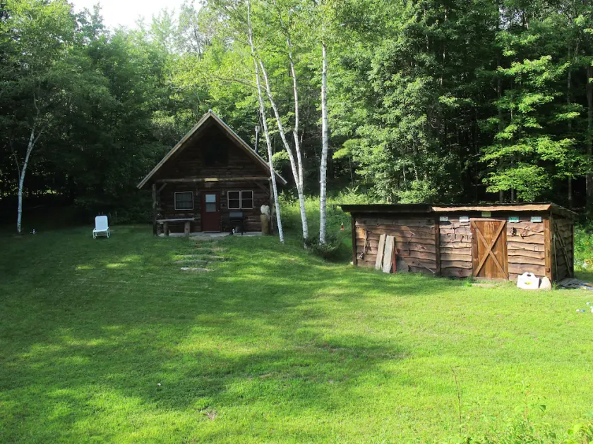 Cozy Cabin On 10 Wooded Acres In Vermont - Image 1