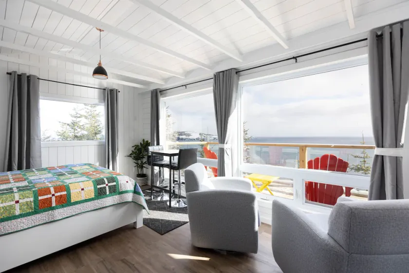 The Cliff Hanger with Hot tub and Ocean views - Image 1