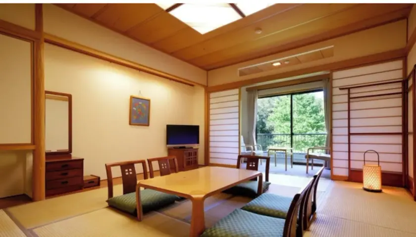 Japanesestyle room with 10 tatami mats and a bath / Iwanuma Miyagi - Image 1