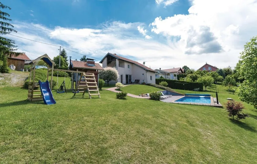 Three-Bedroom Holiday Home In Starjak - Image 1