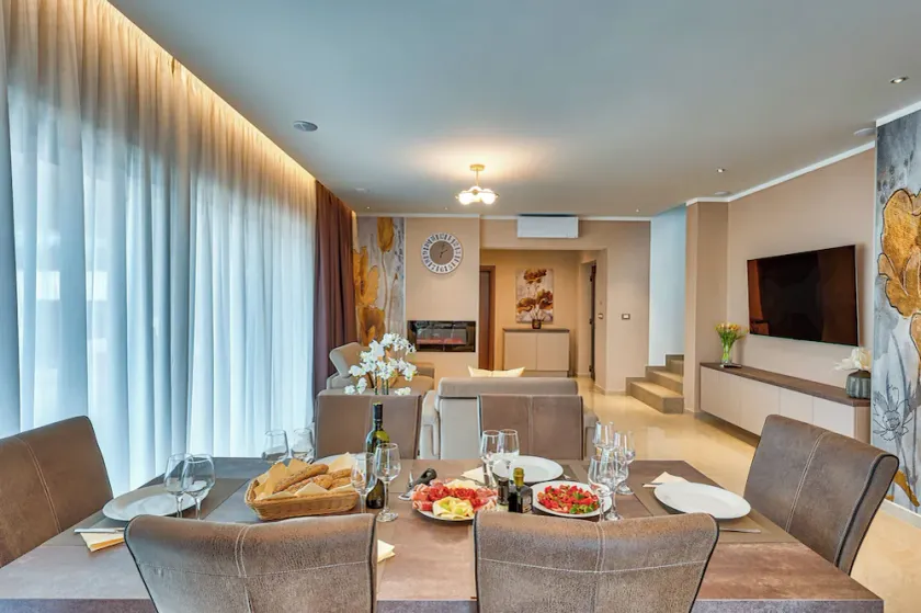 Villa Astrid***** - Image 1