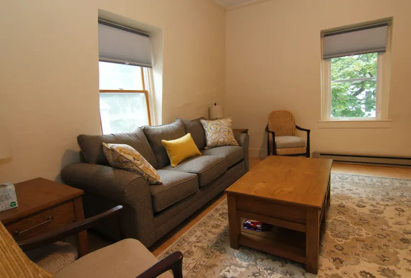 Renovated downtown Bar Harbor apartment, park and walk to shops and restaurants. - Image 1