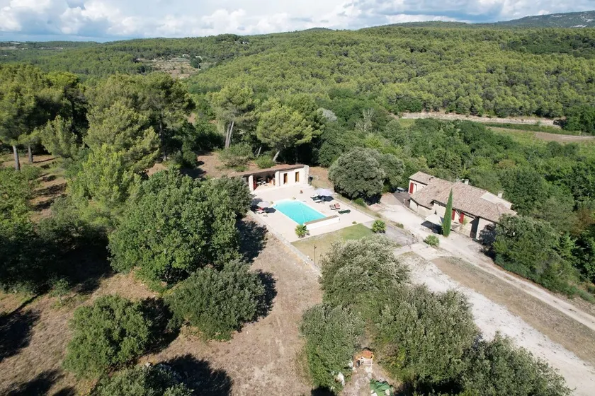 Appartamento \"Lou Recati La Ribelle En Provence\" con vista montagna, Wi-Fi e aria condizionata - Image 1