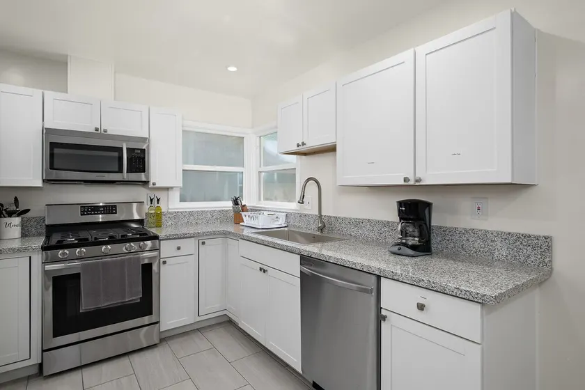 Perfect 4B/2Bth for Business and Nat'l Park Visit - Image 1