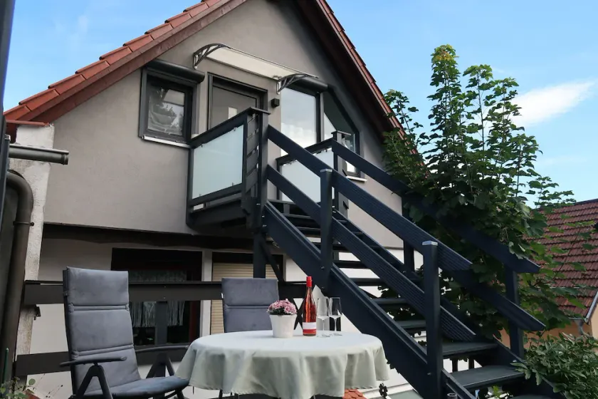 Kleine Gemütliche Dachgeschosswohnung Bino - Image 1