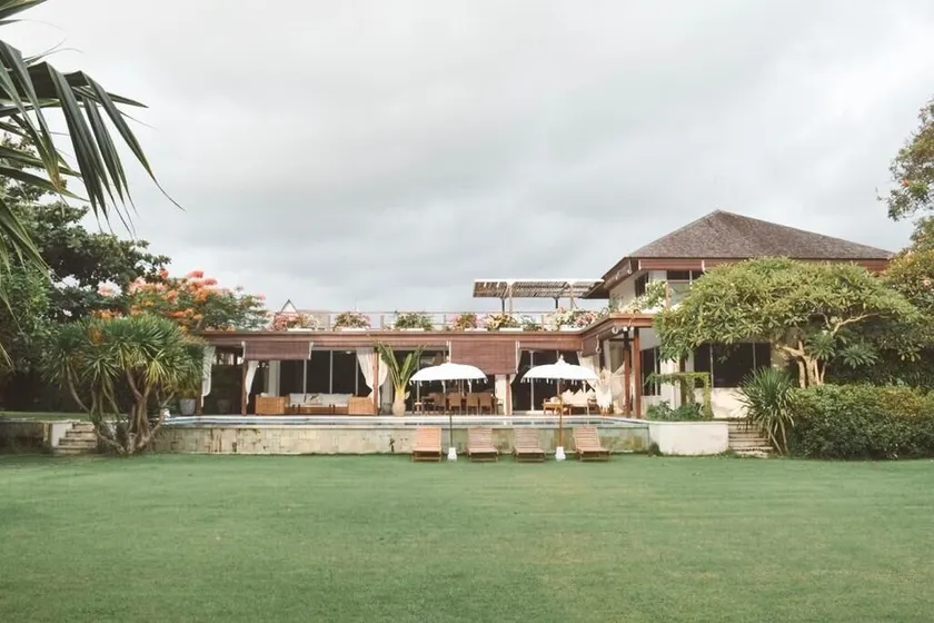 Private Luxury 3BR with Large Pool @ VYS Villa - Near Canggu Beach - Image 1