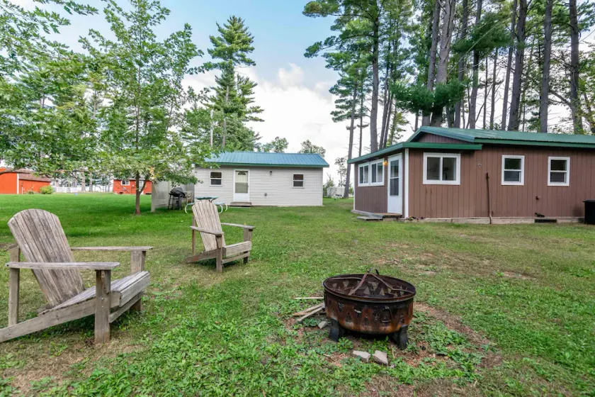 A PAIR OF COZY CABINS WITH PRIVATE PIER ON LAKE PETENWELL - Image 1