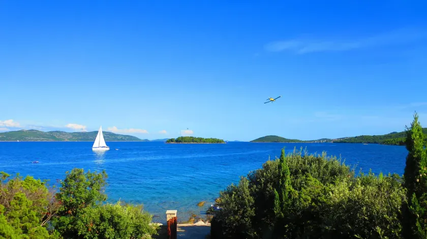 Villa Zeus beach hotel - Image 1