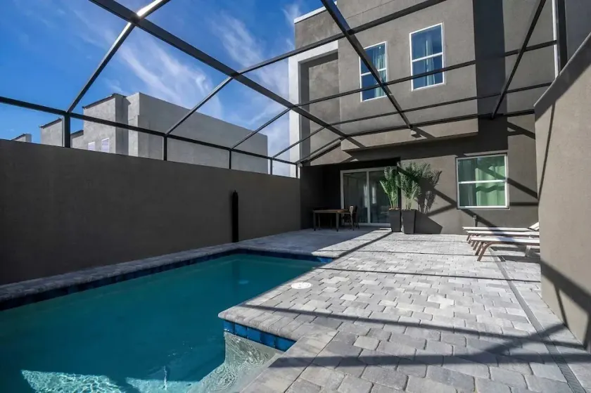 Luxury Villas Collection - Near Parks & Shopping - Image 1