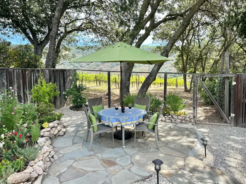 Peaceful & Private Vineyard View Studio near Wineries, Restaurants, Hiking - Image 1