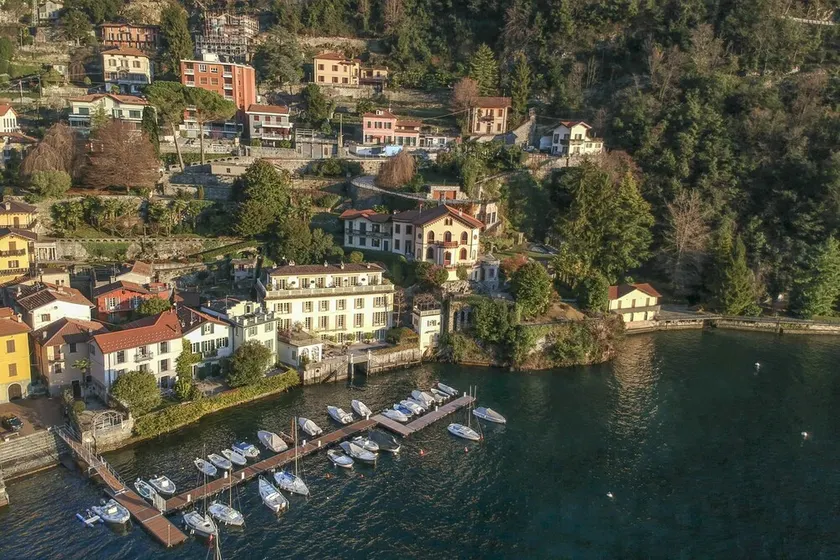 Villa Benzi - Eight Bedroom Villa, Sleeps 16 - Image 1