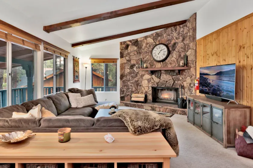 Casa Bosque Log Cabin Retreat w/ Hot Tub - Image 1