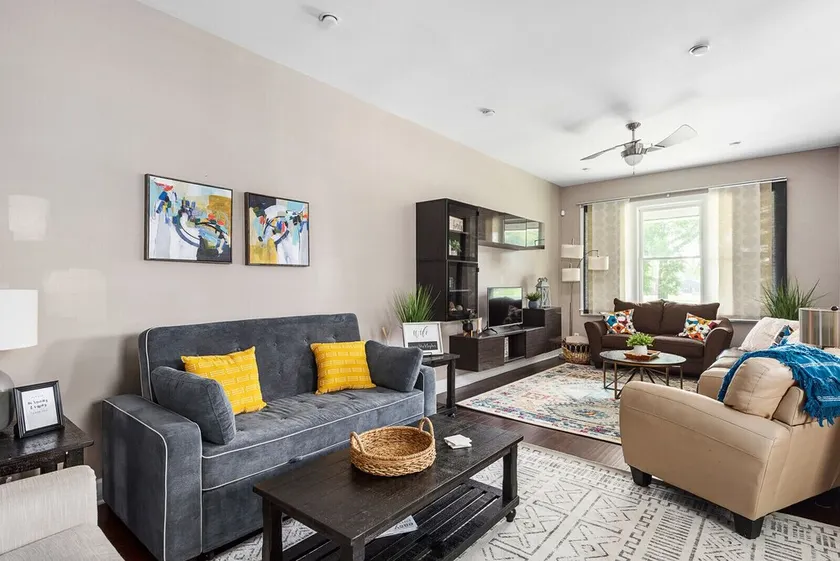 Stunning downtown beauty - minutes from all Indianapolis has to offer!  - Image 1