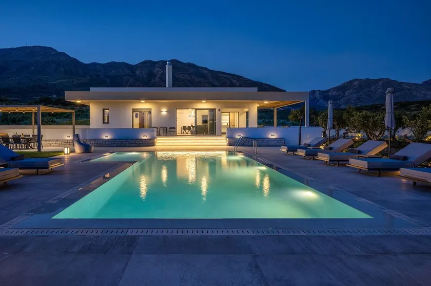 Romantic villa 5 minutes from the sea - Image 1