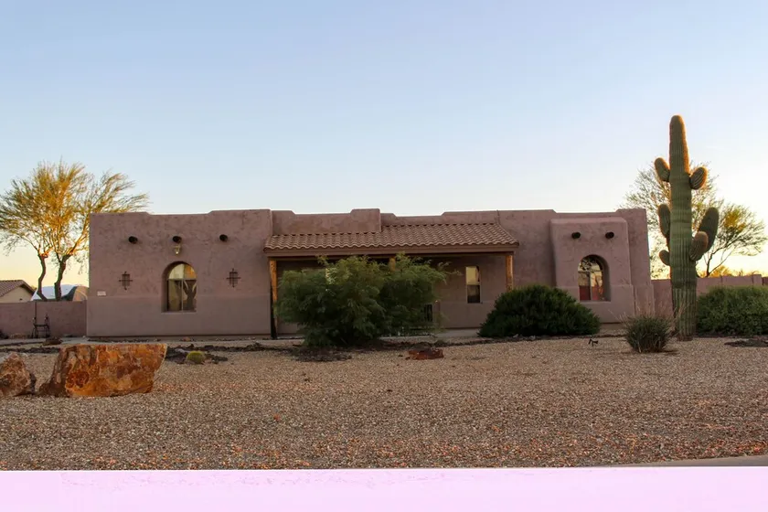 Family Oasis: Pool, Jacuzzi, 5 BR, Basketball Court & Desert Access! - Image 1