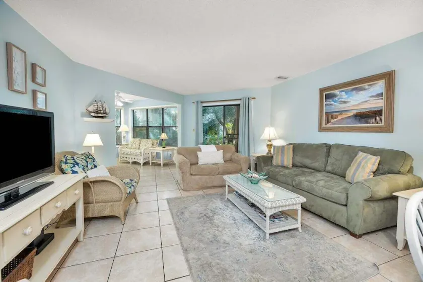 Harbour Oaks Condo #403 - Image 1
