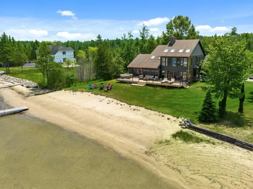 Loeb Lake House - sugar sand private beach - walking distance to Castle Farms - Image 1