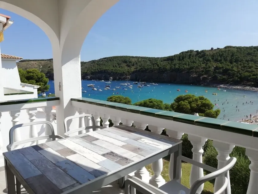 MAGINIFICO APARTMENT AT THE FOOT OF THE BEACH CALA MONTGO - Image 1