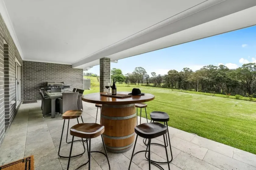 Modern Farm Stay - South Coast - Image 1