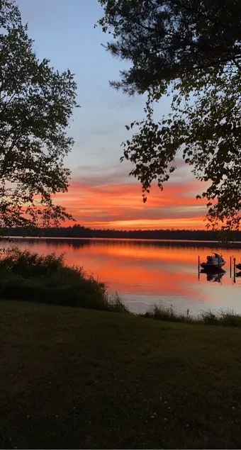 Gwinn- Little Lake - Pristine Lakeside Home. Great all season getaway! - Image 1