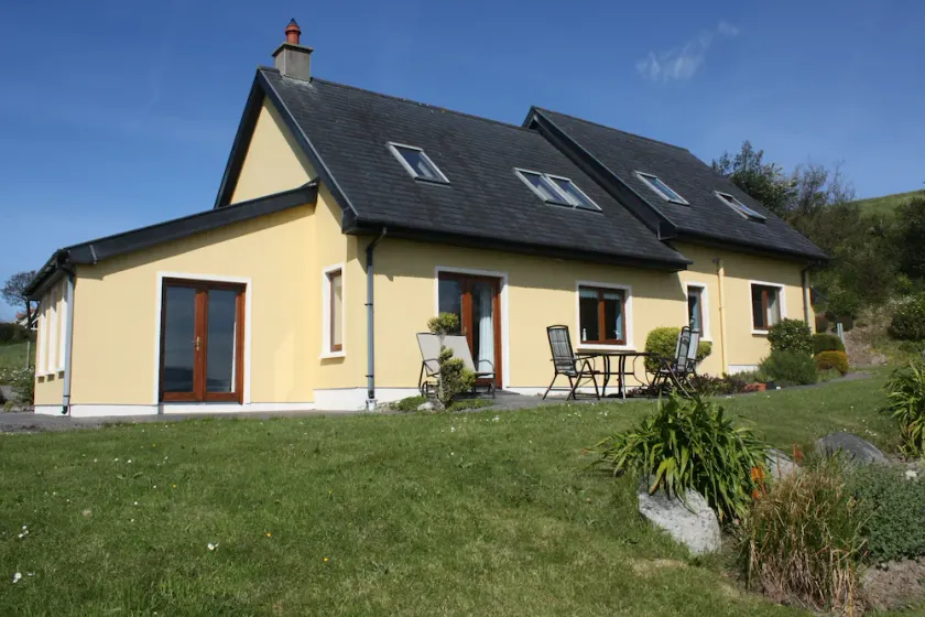 PALLAS LODGE, Península Beara, com vista para Ardgroom Harbour e montanhas Kerry - Image 1
