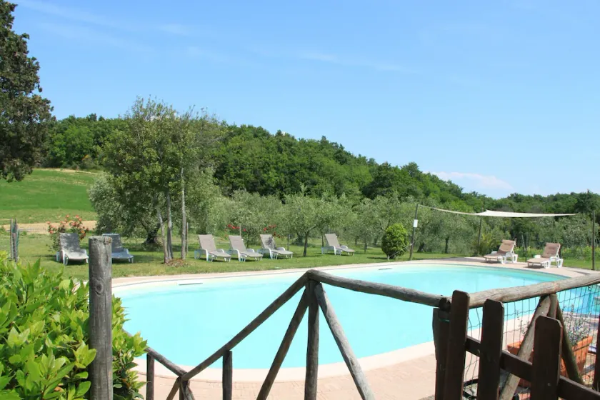 Apartment in Guasticce with shared pool - Image 1
